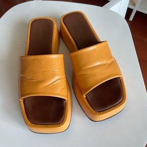 Alohas platform slides